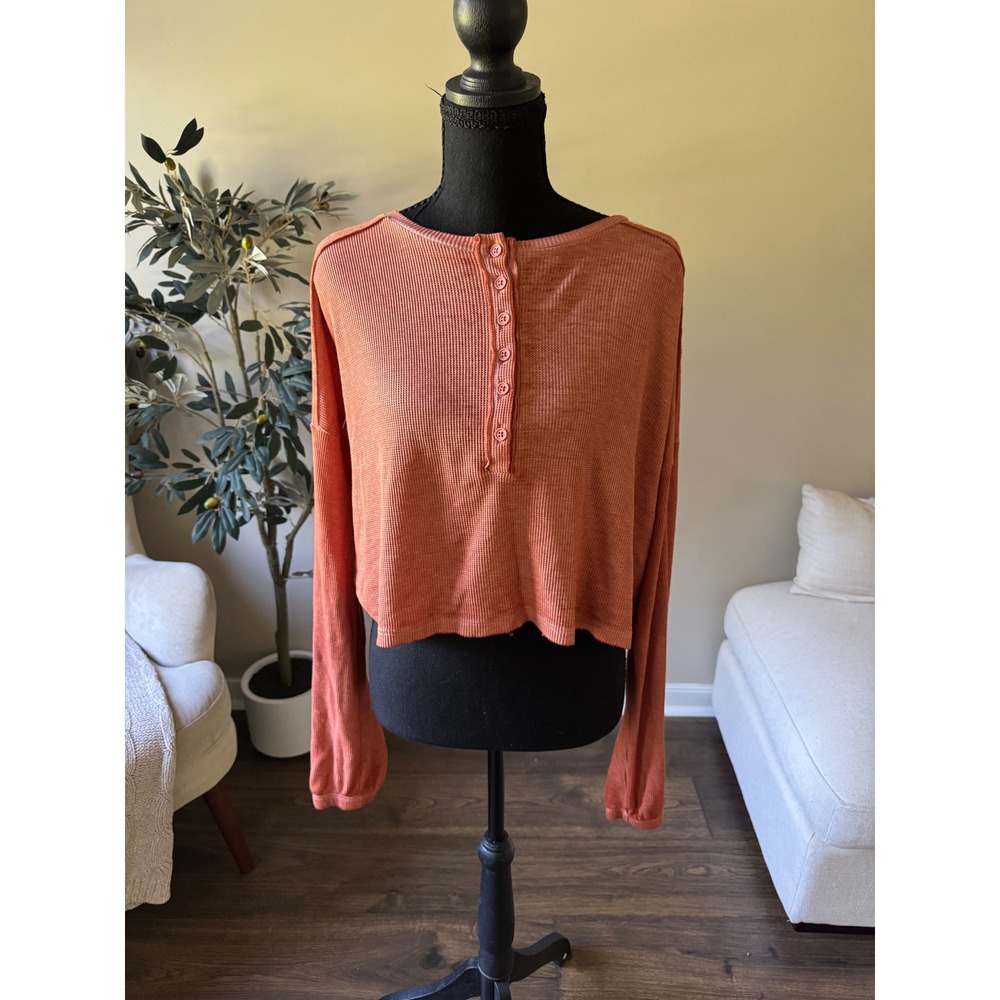 Flirtitude Active Womens Medium Orange Waffle Knit Cropped Henley Long Sleeve
